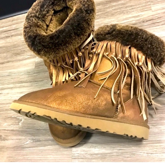 Classic Ugg Fringe metallic brown boots - Picture 2 of 9